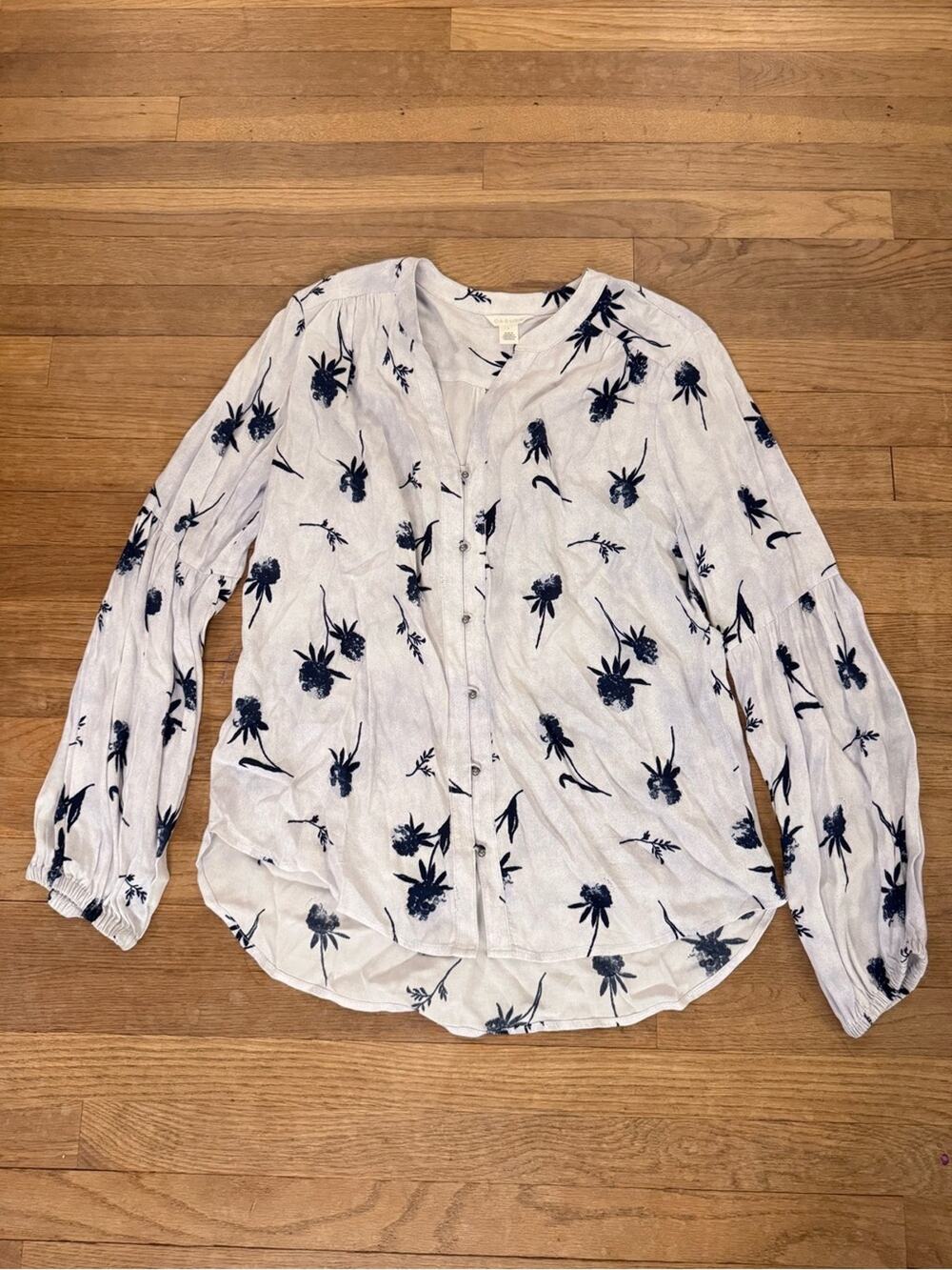 Caslon Women's Blue Floral Button Down Tunic Blouse  Top - Size L
 b69